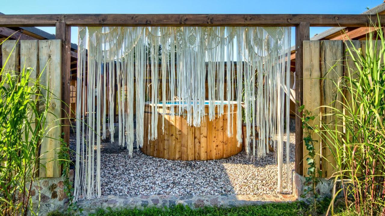 Pod Mazurskim Niebem Boho 佩茨基 外观 照片